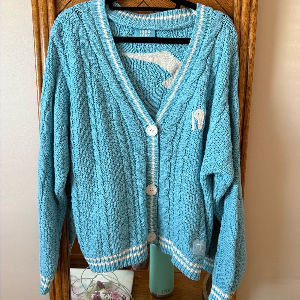 Authentic Taylor Swift 1989 sweater